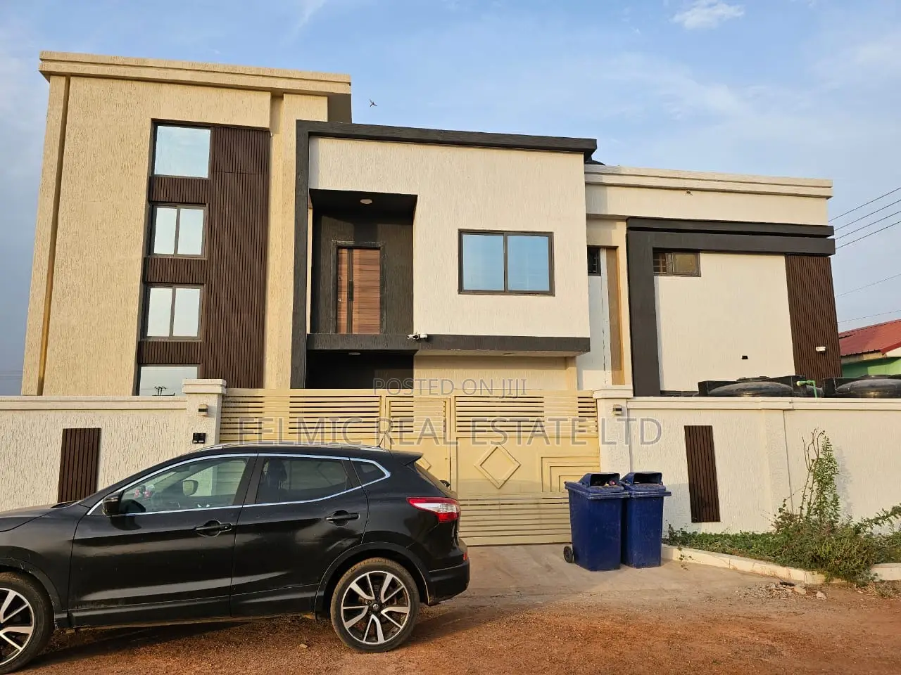 8bdrm Duplex in Felmic Real Estate, Accra Metropolitan for sale