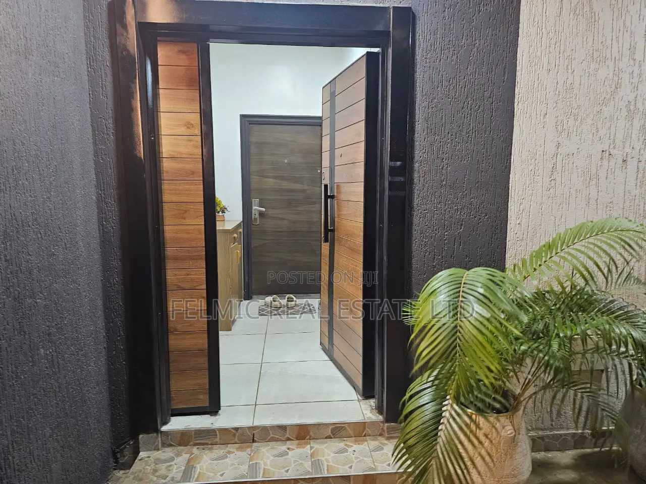 8bdrm Duplex in Felmic Real Estate, Accra Metropolitan for sale