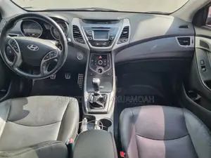 Hyundai Elantra Limited PZEV 4dr Sedan (1.8L 4cyl 6A) 2015 Gray