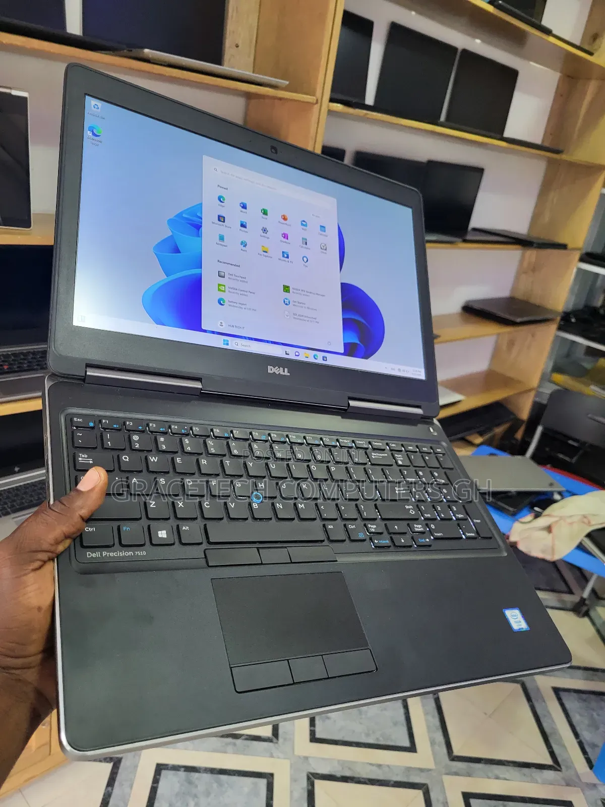 Laptop Dell Precision 7510 32GB Intel Xeon SSD 1.5T