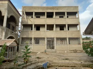 10bdrm House in Kodie Danase, Kumasi Metropolitan for sale