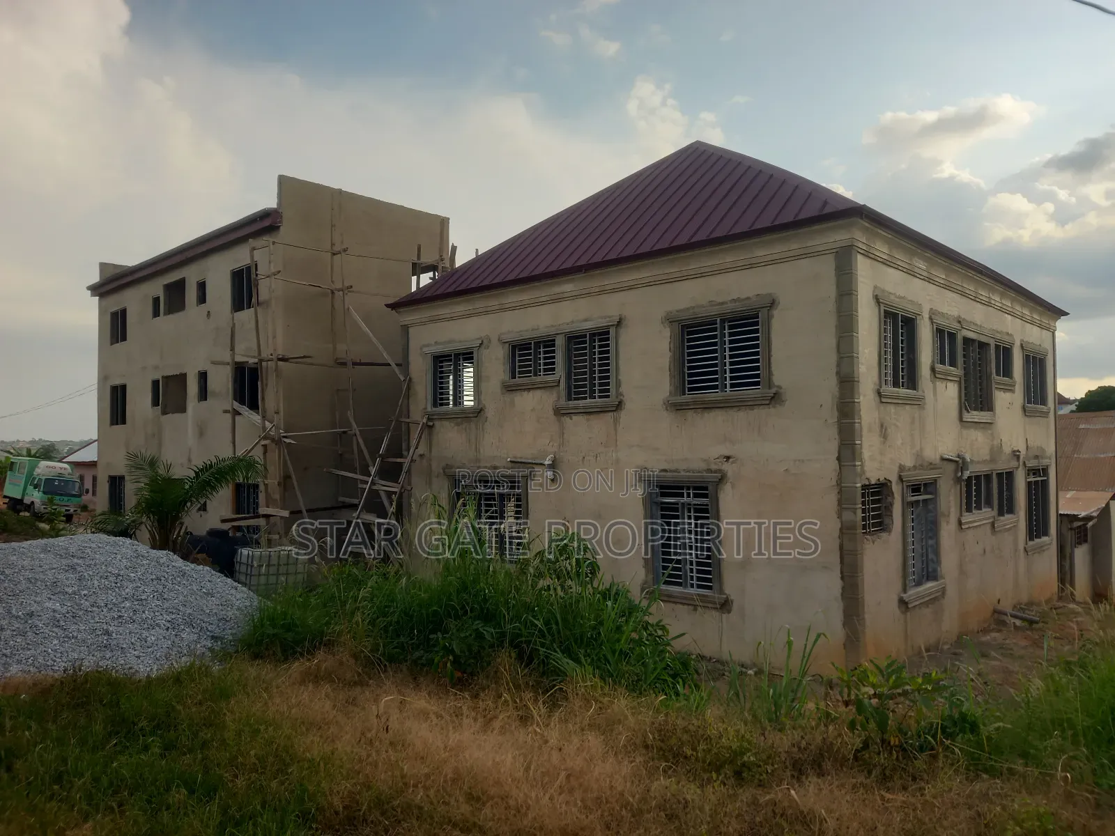 10bdrm House in Kodie Danase, Kumasi Metropolitan for sale