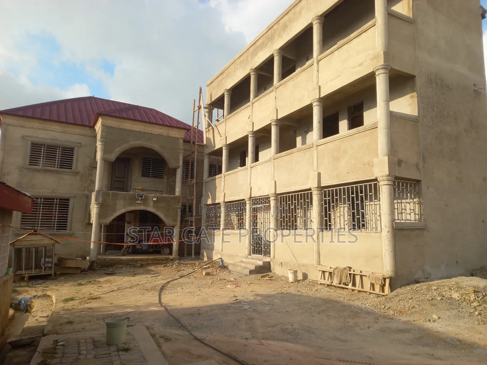 10bdrm House in Kodie Danase, Kumasi Metropolitan for sale