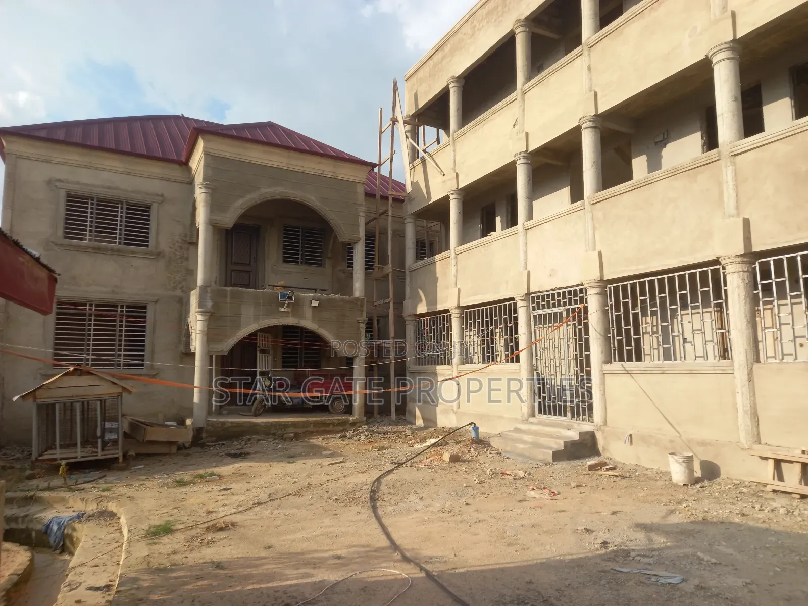 10bdrm House in Kodie Danase, Kumasi Metropolitan for sale