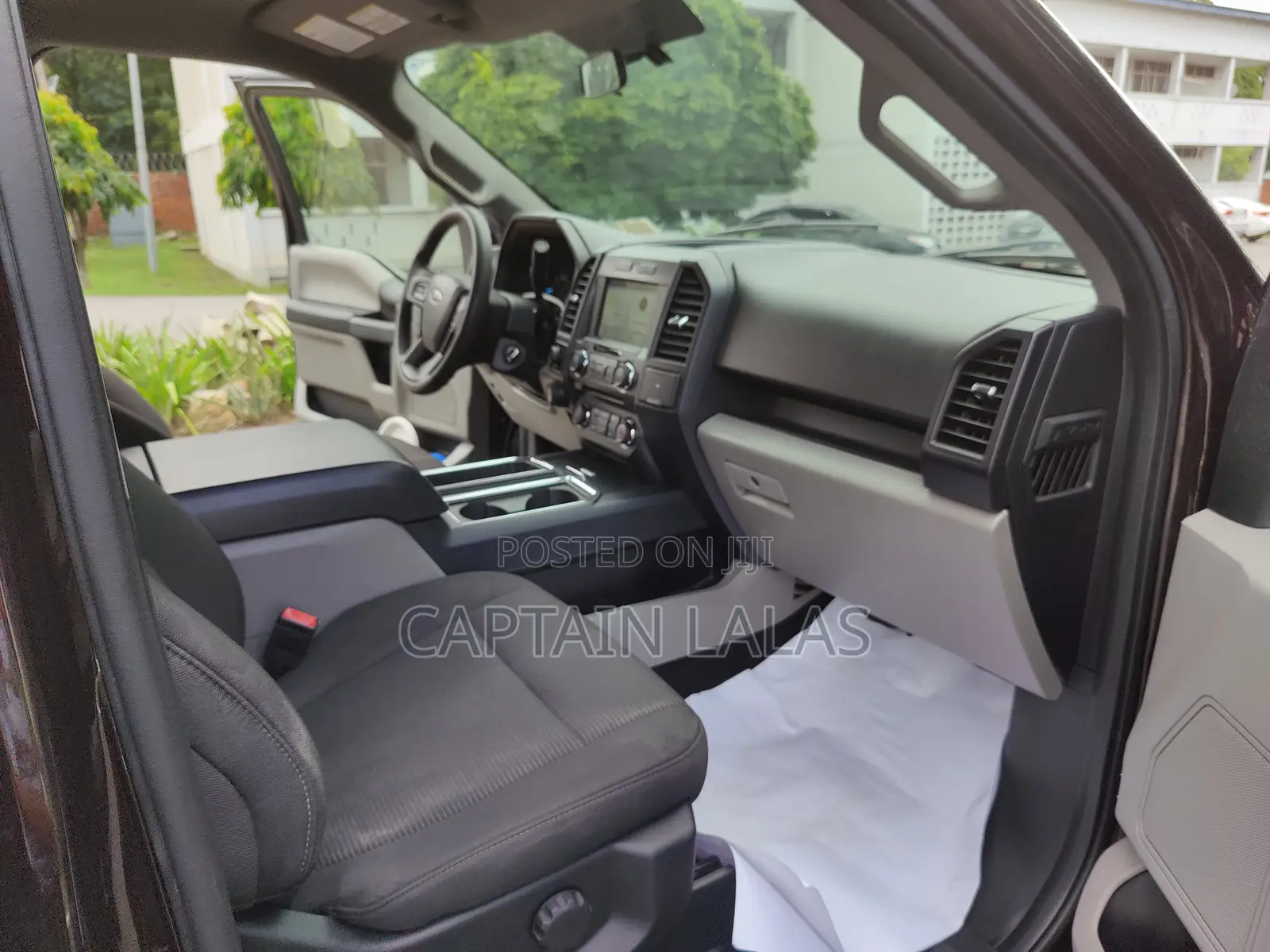 Ford F-150 Lariat 4x4 SuperCrew Cab Styleside 5.5 ft. box 145 in. WB