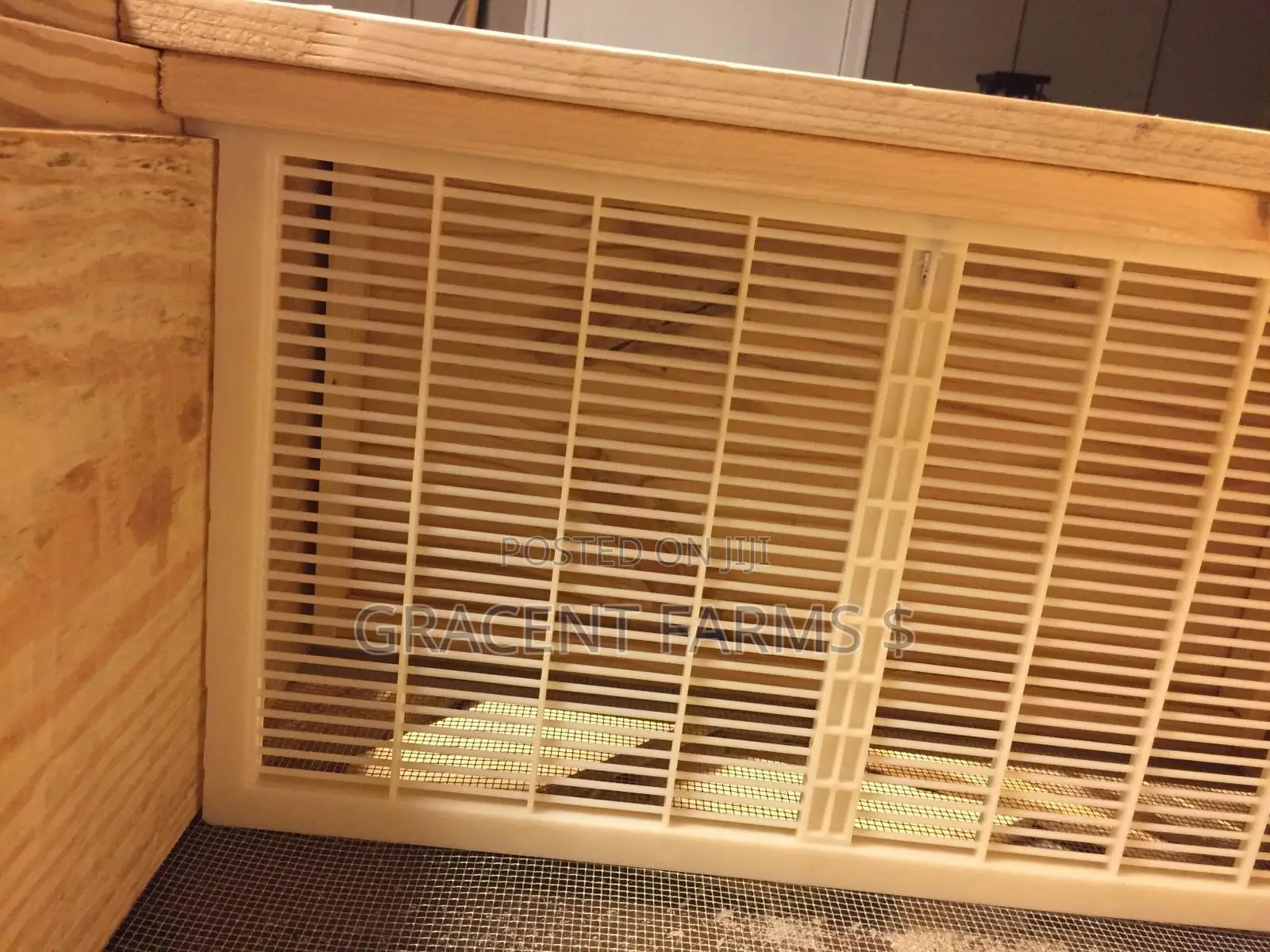 Vertical Queen Excluder Grill