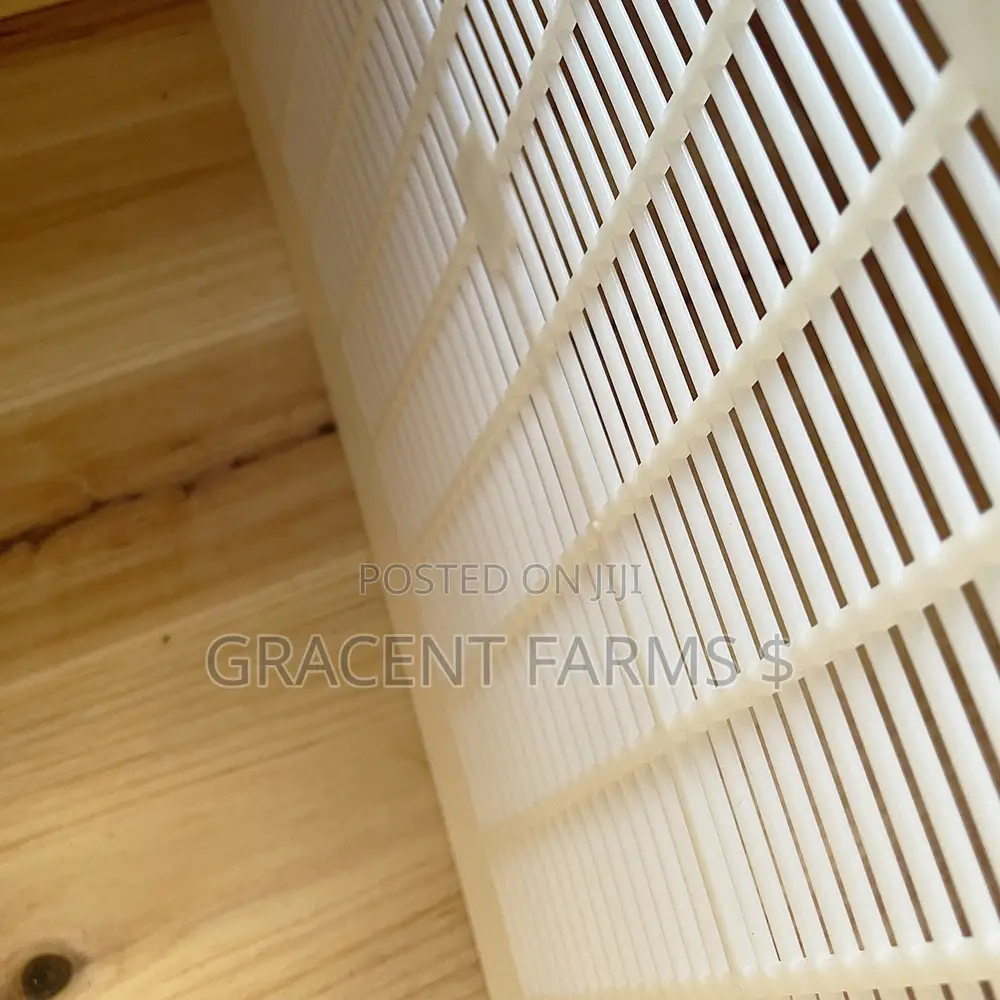 Vertical Queen Excluder Grill