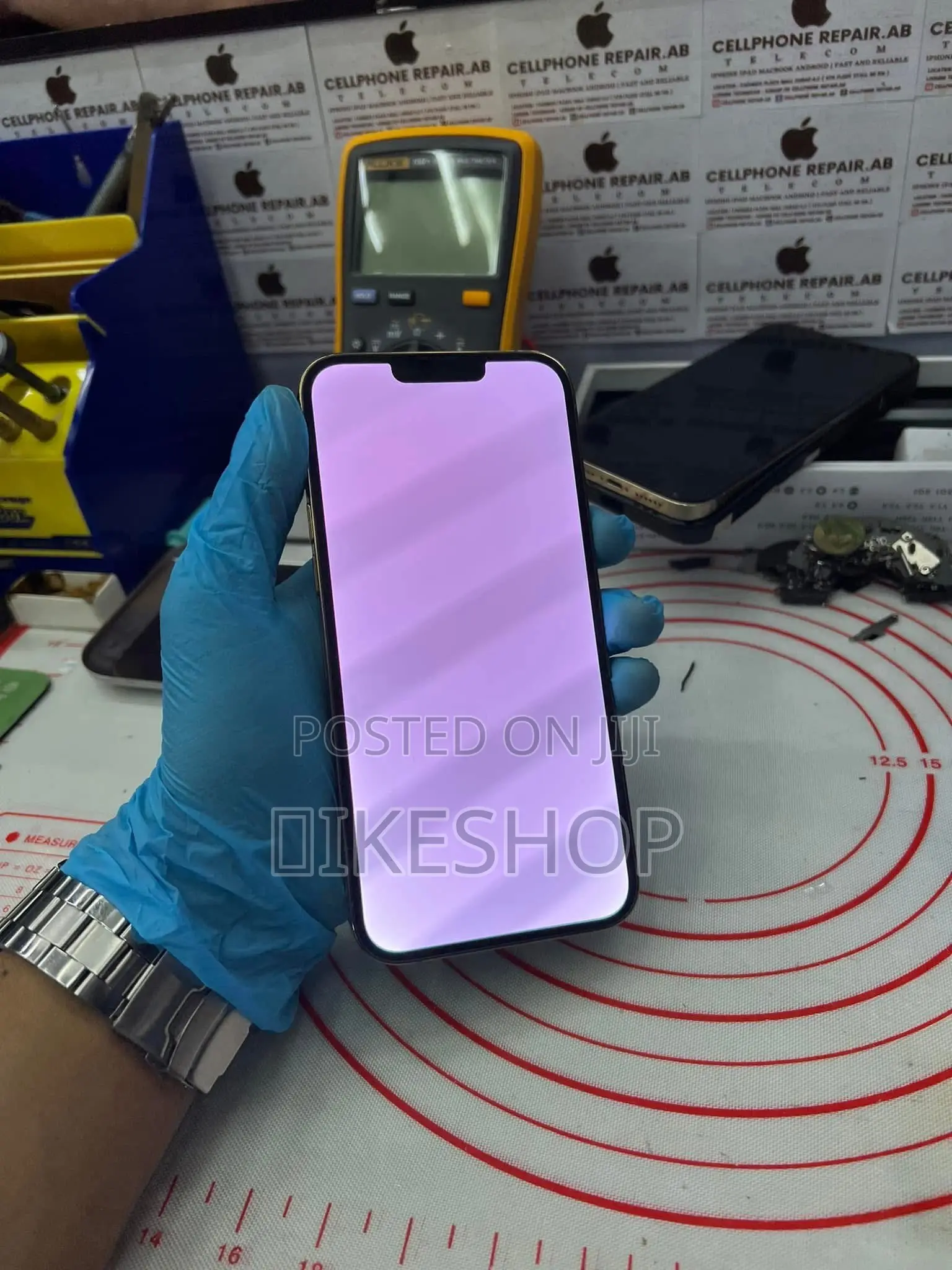 Apple Repairs Center 13promax Screen Green/White
