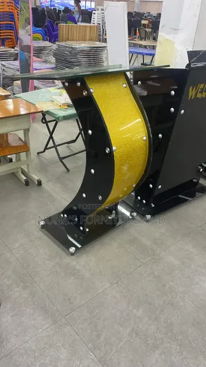 High Quality Tempered Glass Pulpit