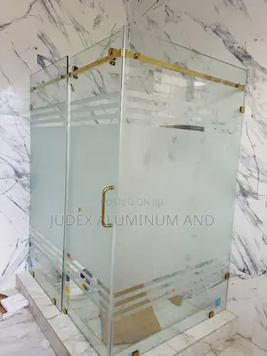 10mm Tempered Glass With Gold Accessories