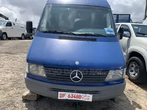 Mercedes-Benz Sprinter 1999 Blue