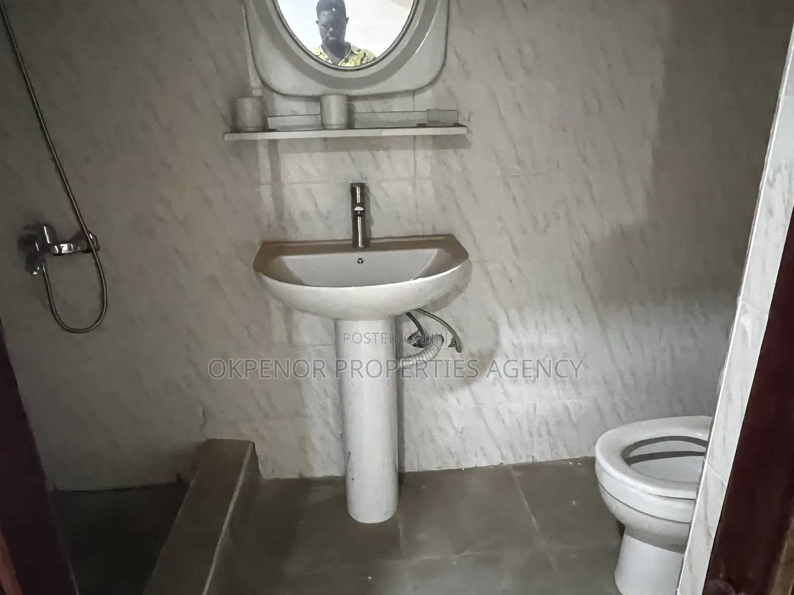 2bdrm Apartment in Coast Estate, Baatsona Total for rent