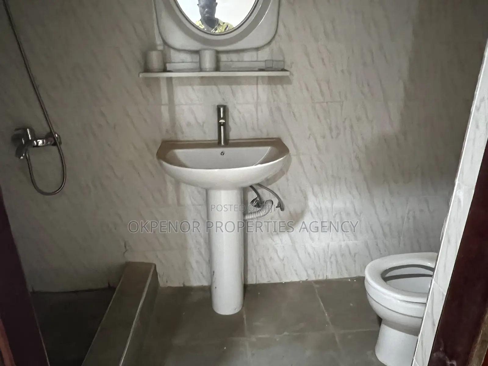2bdrm Apartment in Coast Estate, Baatsona Total for rent