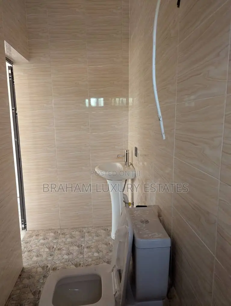 2bdrm Apartment in Braham Luxury, Achimota for rent