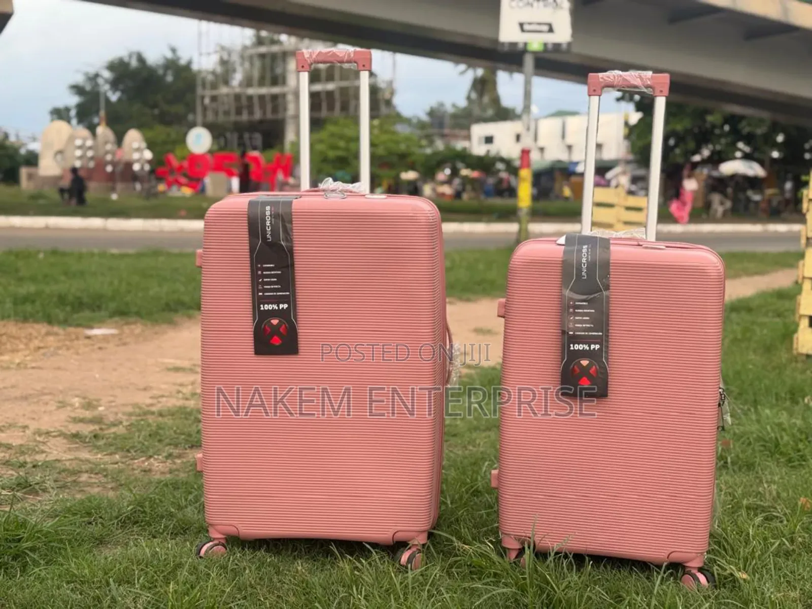 2 Set Large and Medium-Sized Travelling Luggage at Nakem Ent
