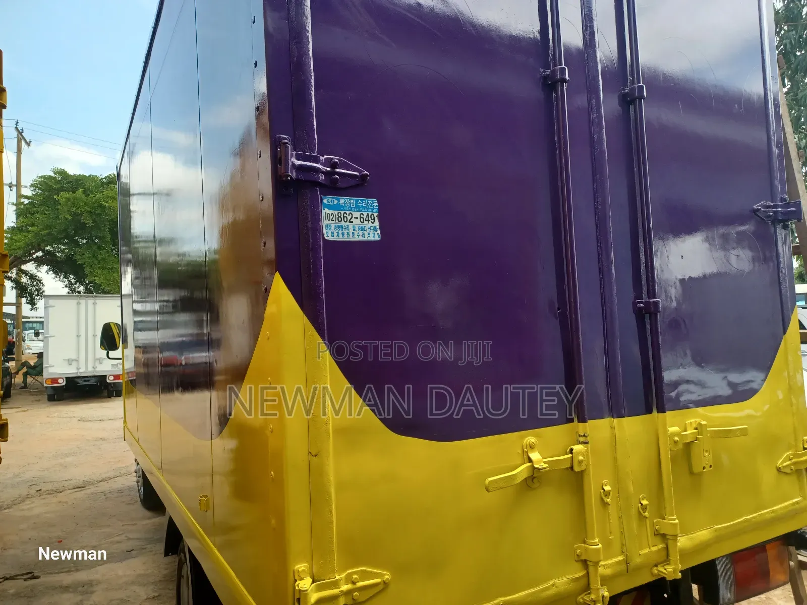 Hyundai Mighty Container Perple