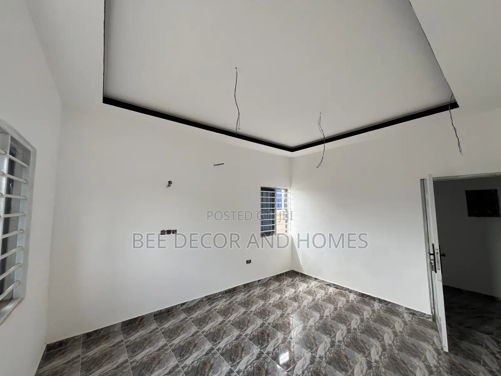 2bdrm Apartment in Bee Decor & Homes, Old Ashomang for rent