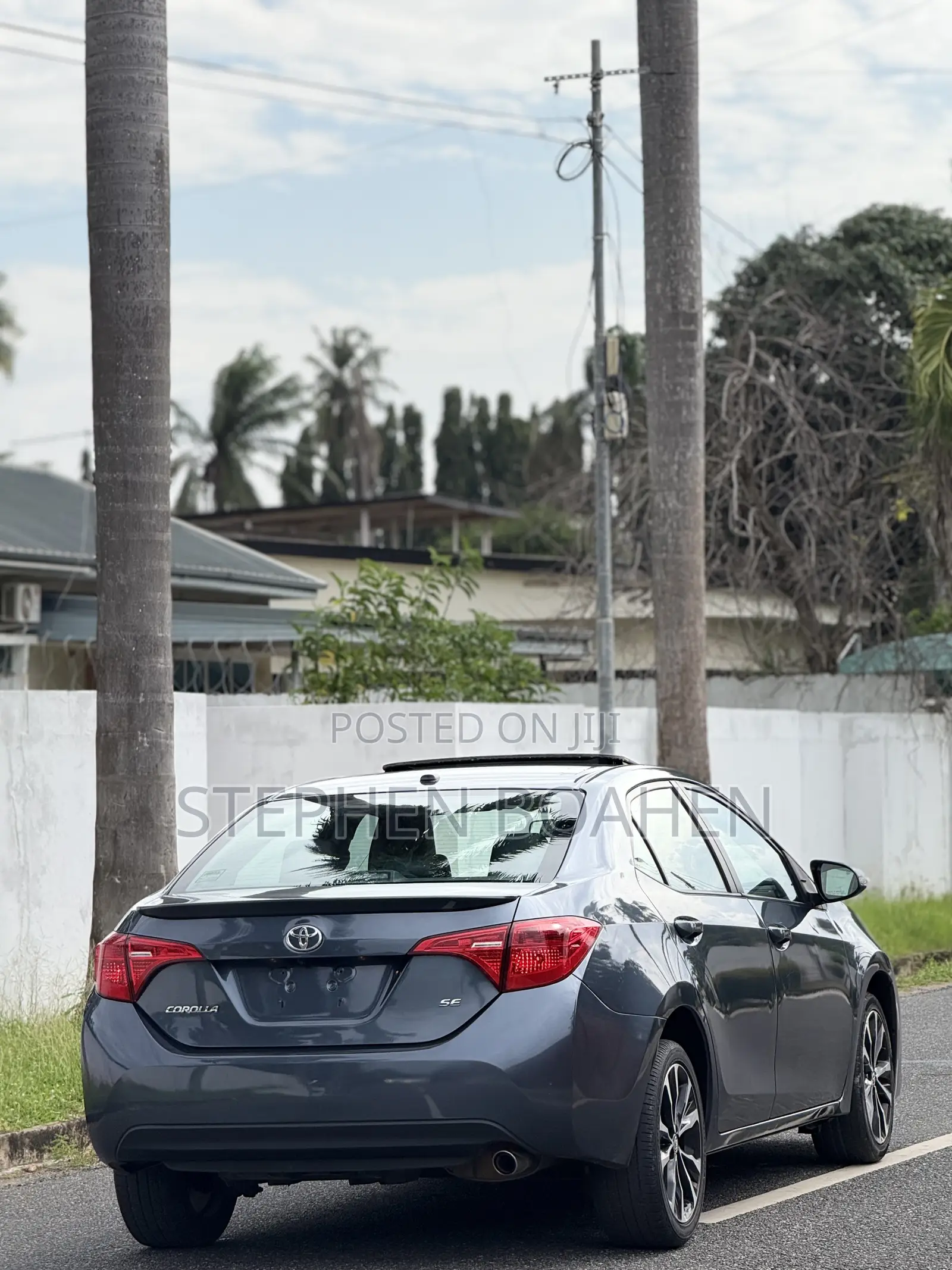 Toyota Corolla SE 4dr Sedan (1.8L 4cyl CVT) 2017 Gray