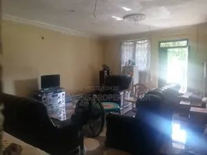 6bdrm House in Millions Properties, Kumasi Metropolitan for sale