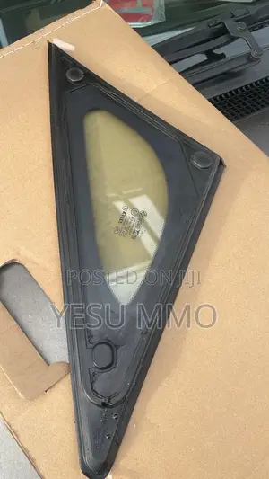 Honda Civic 2016 Quarter Glass