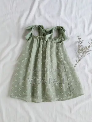 Vintage Cute Cut-Out Bow Dress. 9-12m