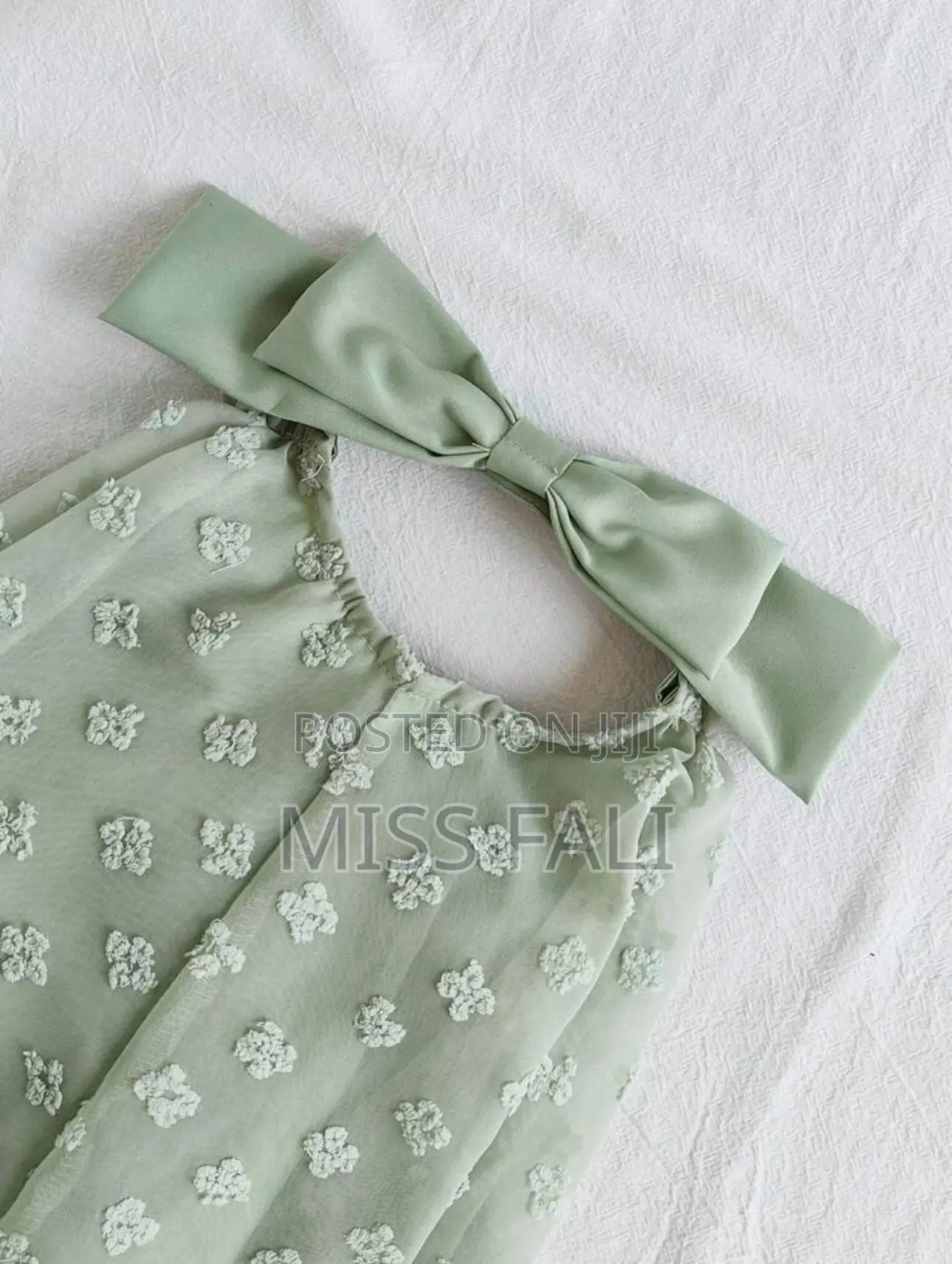 Vintage Cute Cut-Out Bow Dress. 9-12m