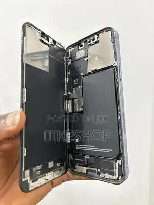 Apple Repairs Center 13promax Screen Green/White