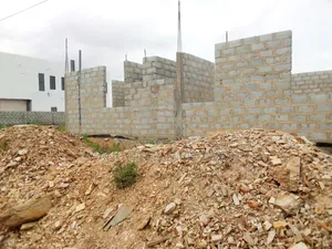 3bdrm Duplex in School Junction for sale