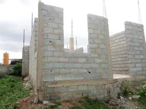 3bdrm Duplex in School Junction for sale