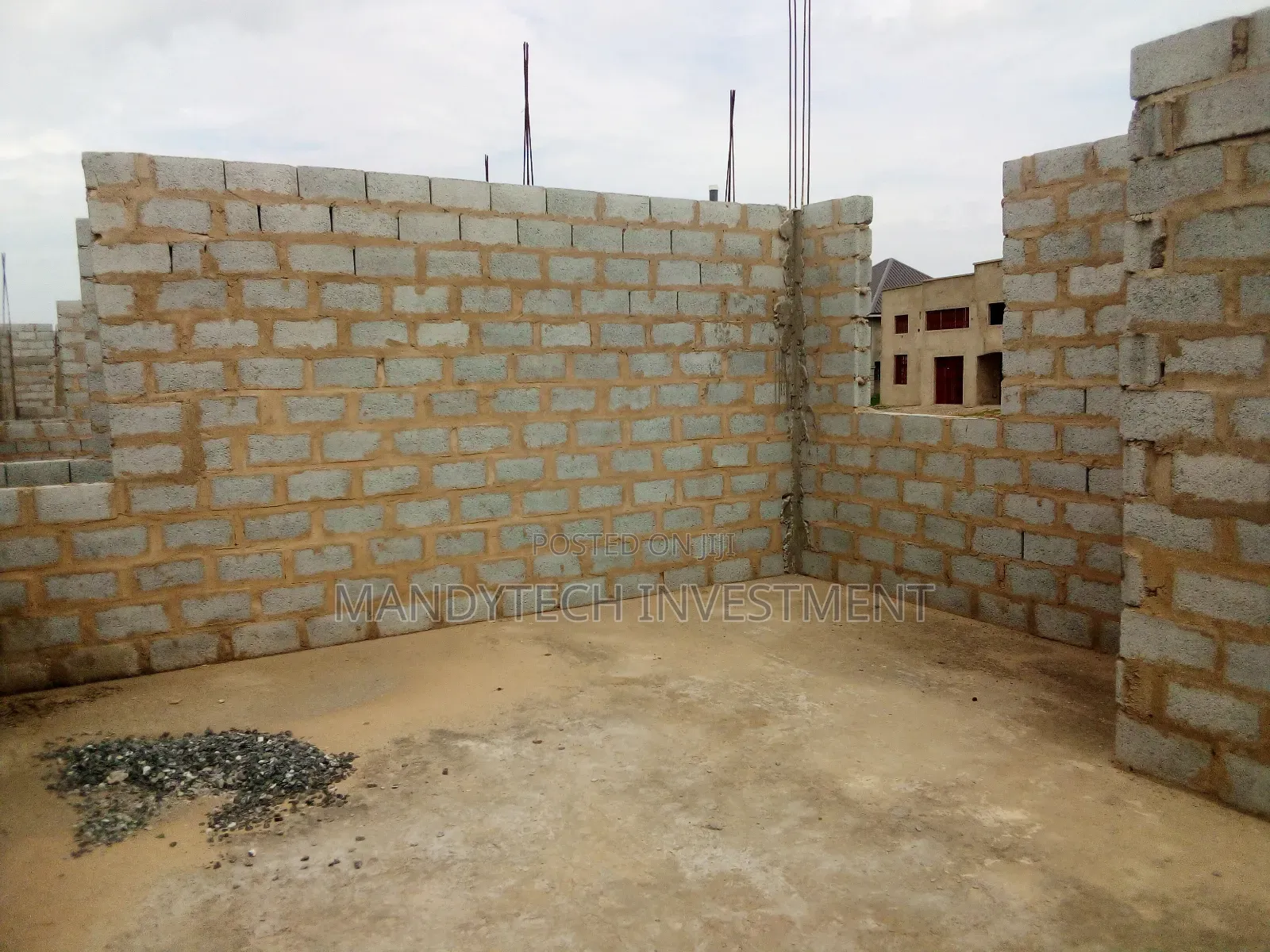 3bdrm Duplex in School Junction for sale