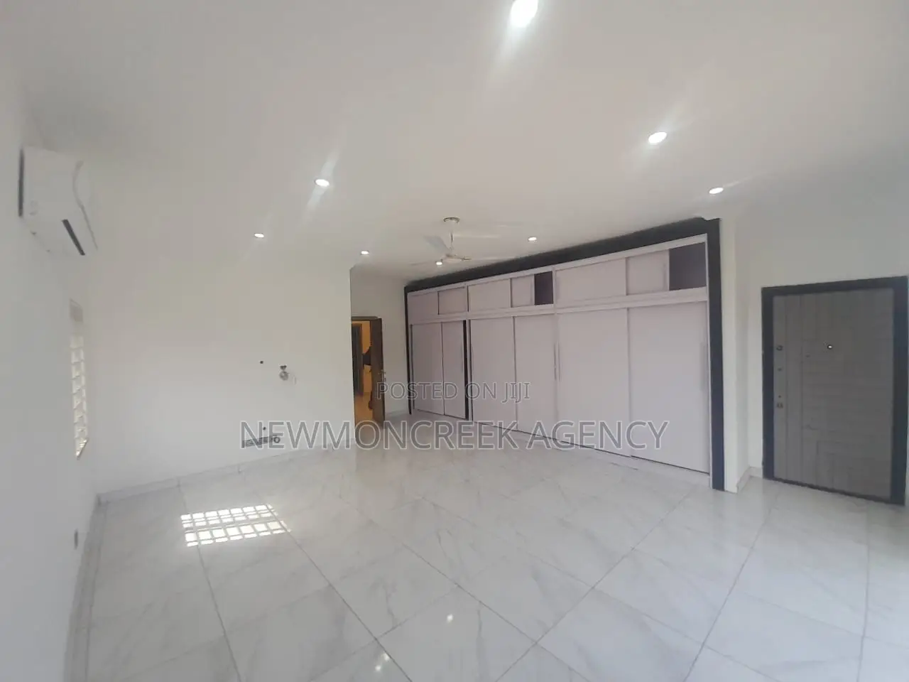 4bdrm Condo in Adenta Sda for sale