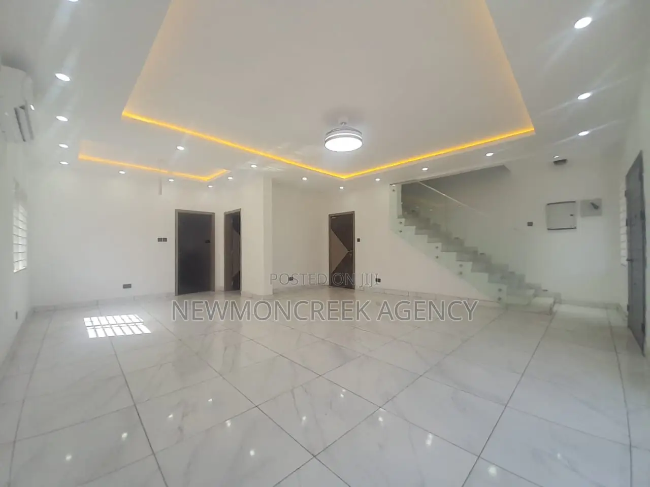 4bdrm Condo in Adenta Sda for sale