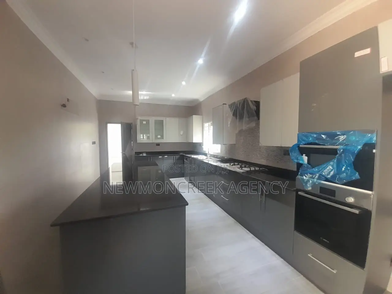 4bdrm Condo in Adenta Sda for sale