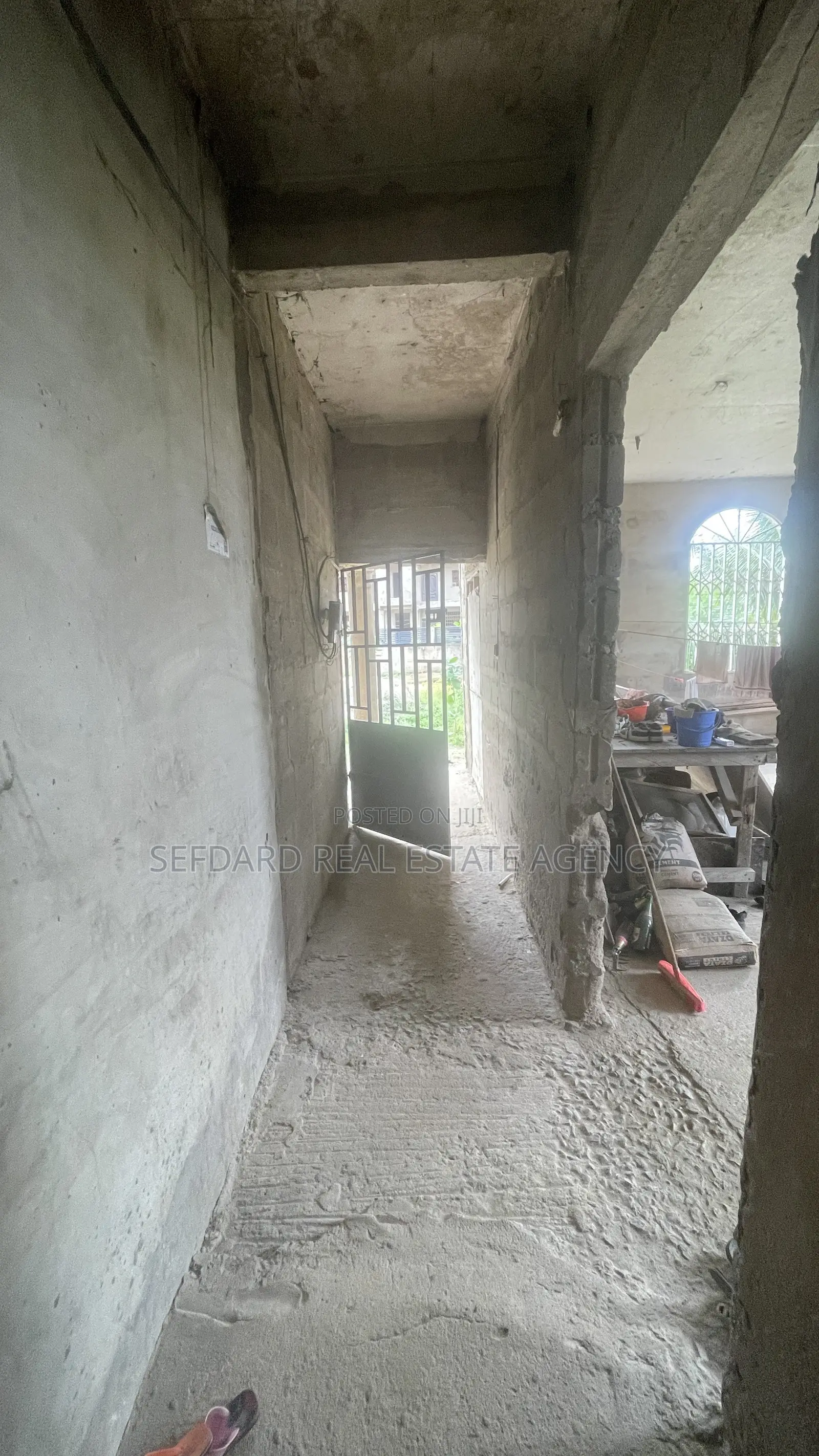 5bdrm House in Sefdard Property, Amasaman for sale