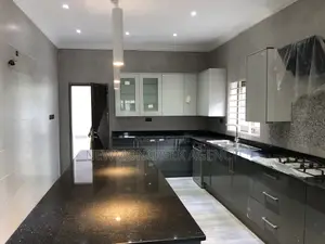 4bdrm Condo in Adenta Sda for sale