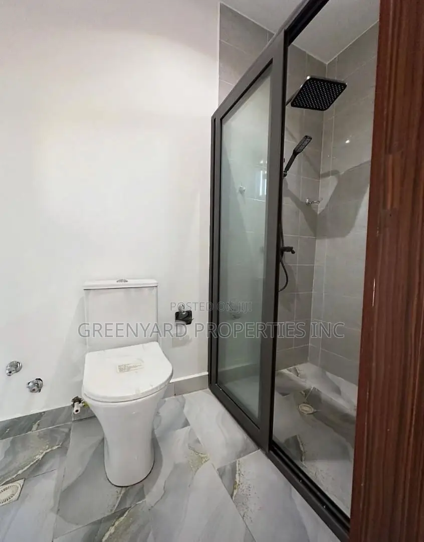 2bdrm Townhouse/Terrace in Botwe for sale
