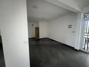 Dual Shop to Let