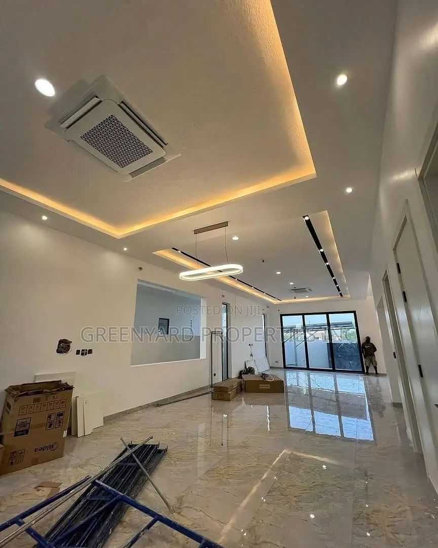 5bdrm House in American House, East Legon for sale