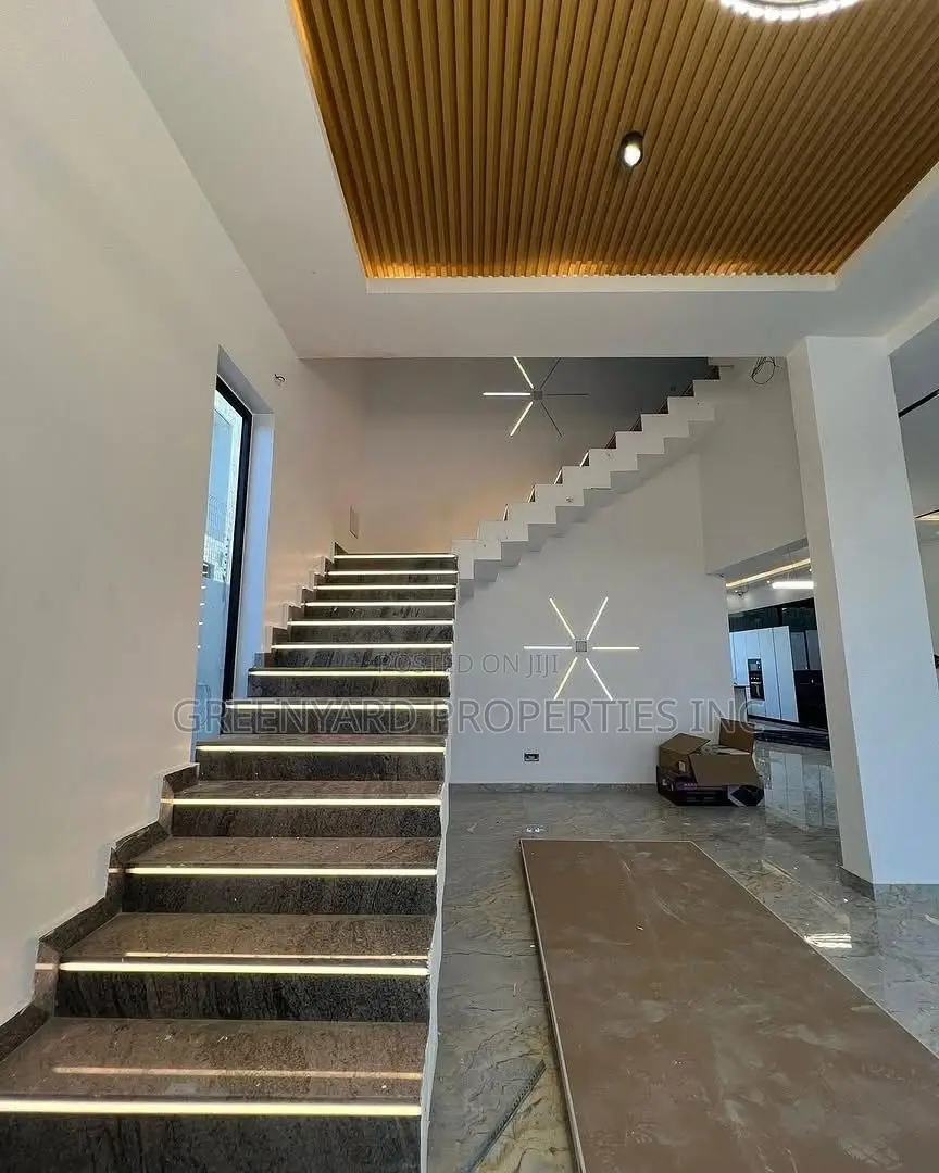 5bdrm House in American House, East Legon for sale