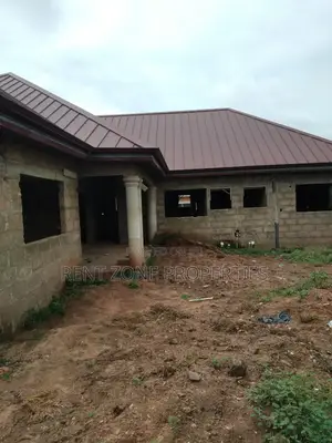 6bdrm Apartment in Rent Zone Properties, Ofankor for sale