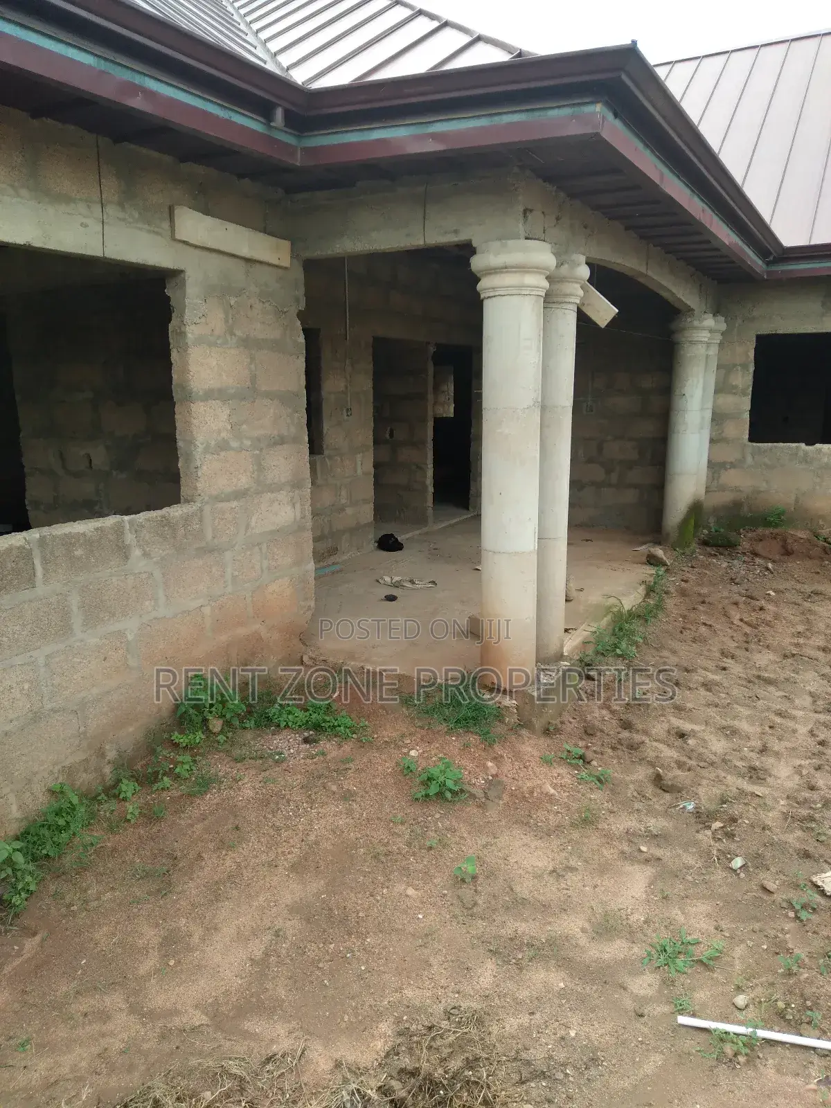 6bdrm Apartment in Rent Zone Properties, Ofankor for sale