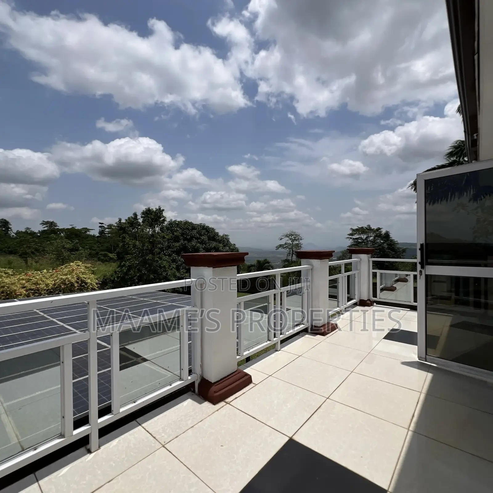 7bdrm Mansion in Aburi for sale