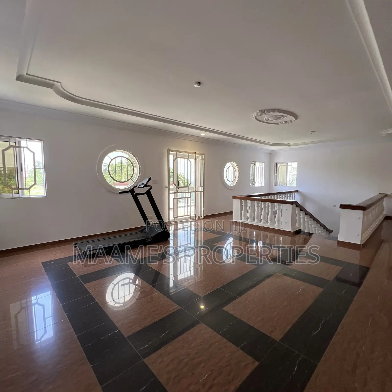 7bdrm Mansion in Aburi for sale