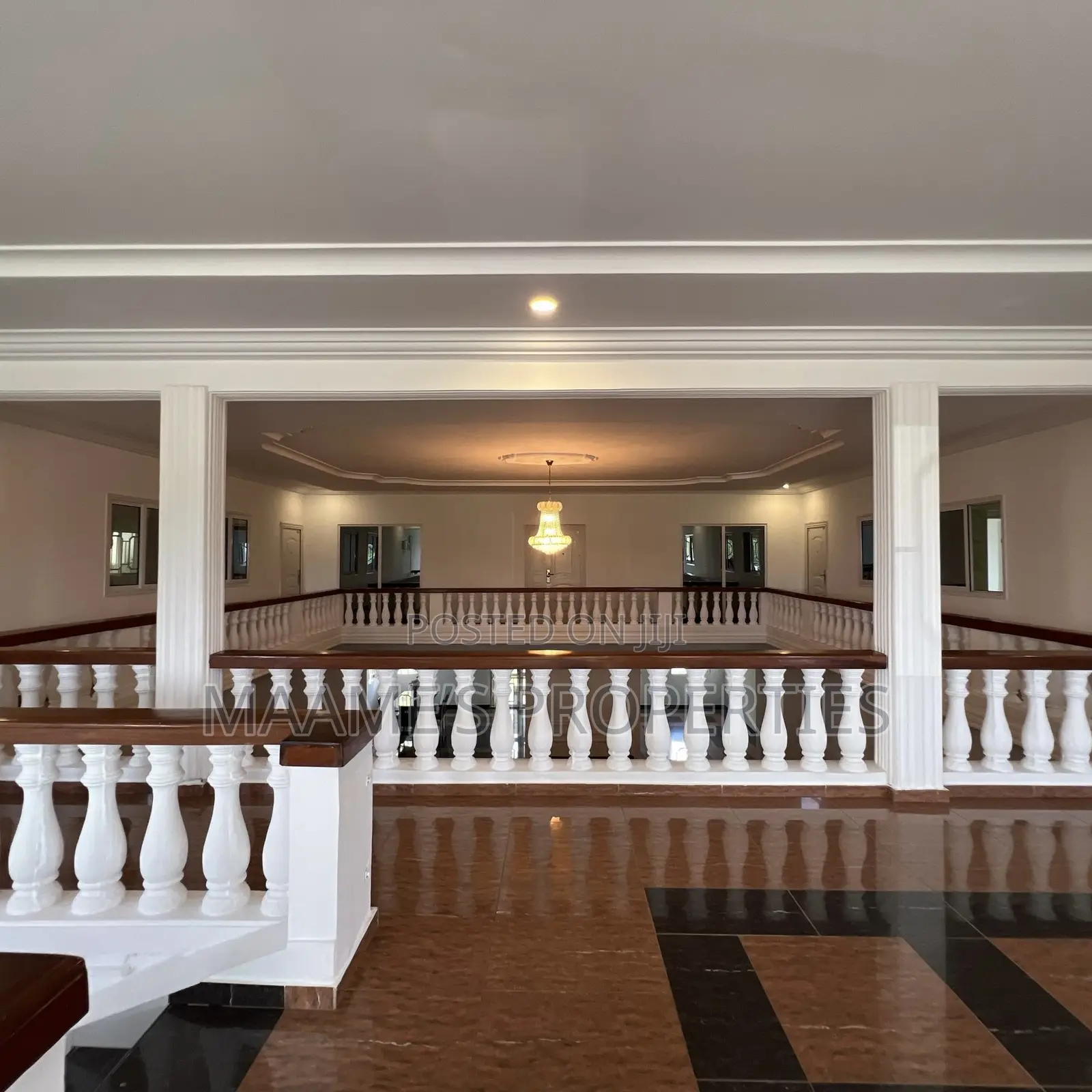 7bdrm Mansion in Aburi for sale