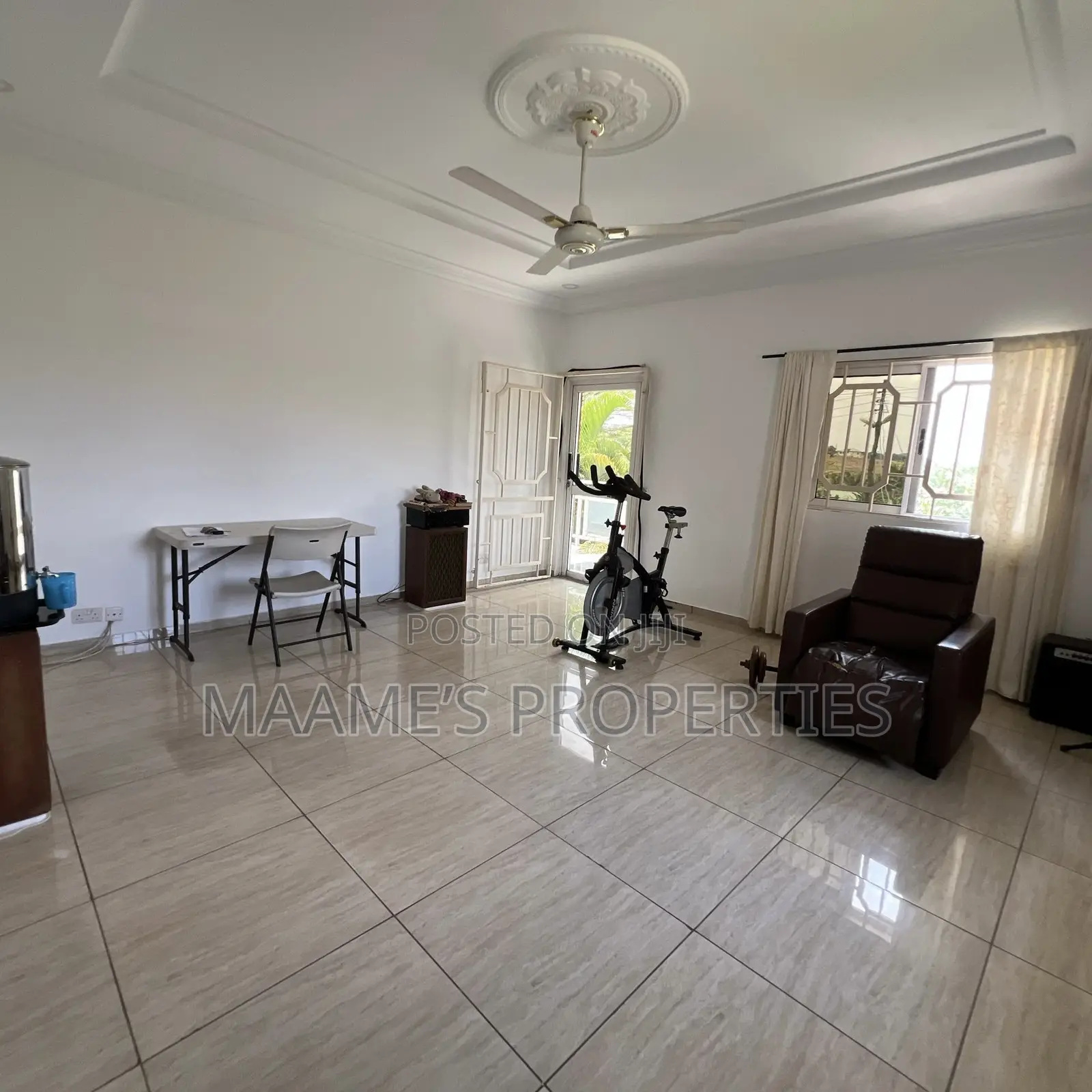 7bdrm Mansion in Aburi for sale