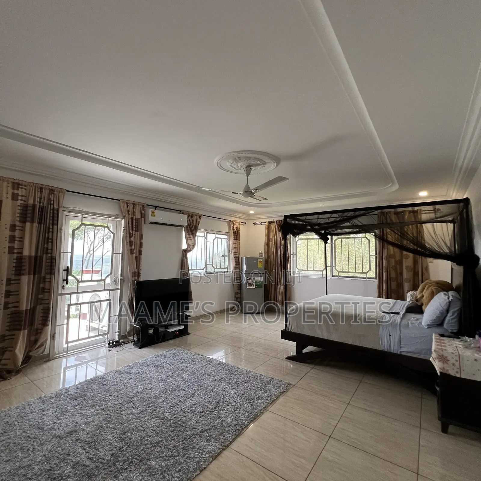 7bdrm Mansion in Aburi for sale