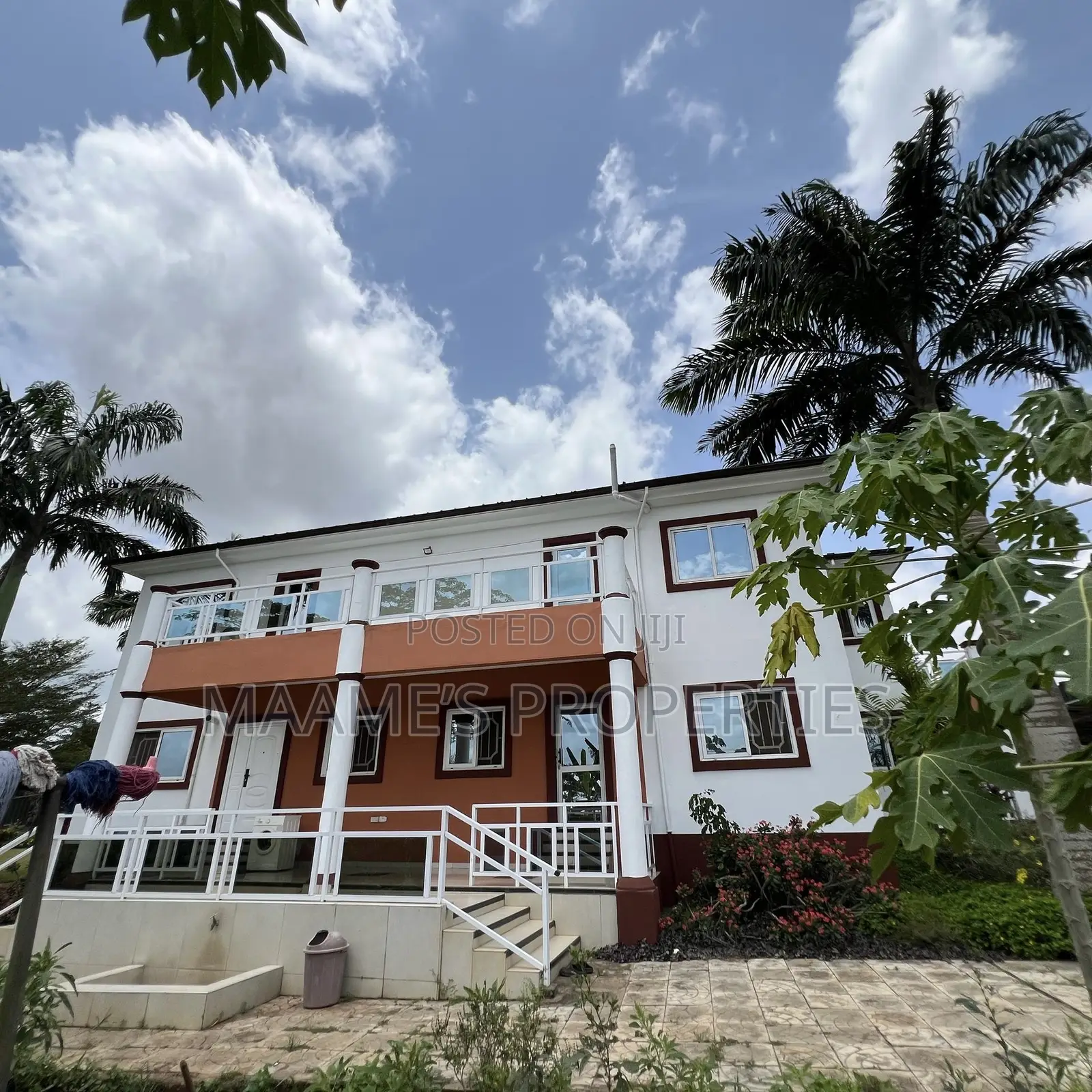 7bdrm Mansion in Aburi for sale