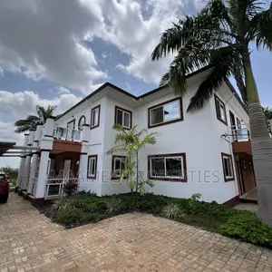 7bdrm Mansion in Aburi for sale