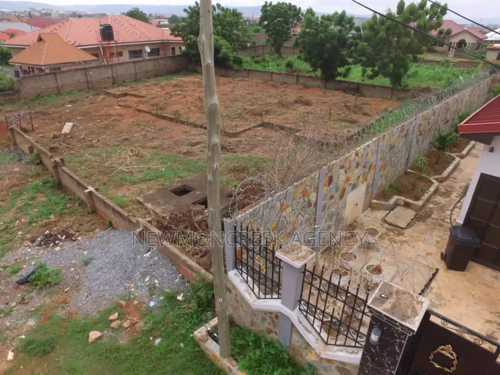 Plot in a Developed Area Located at Amrahia With Good Roads.