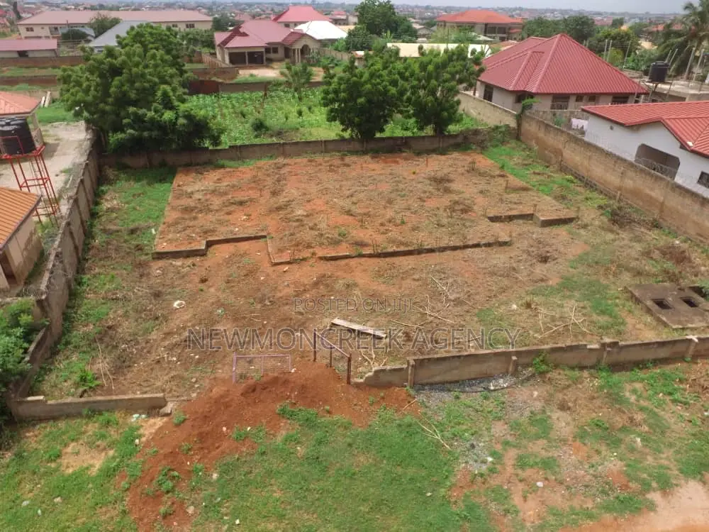 Plot in a Developed Area Located at Amrahia With Good Roads.
